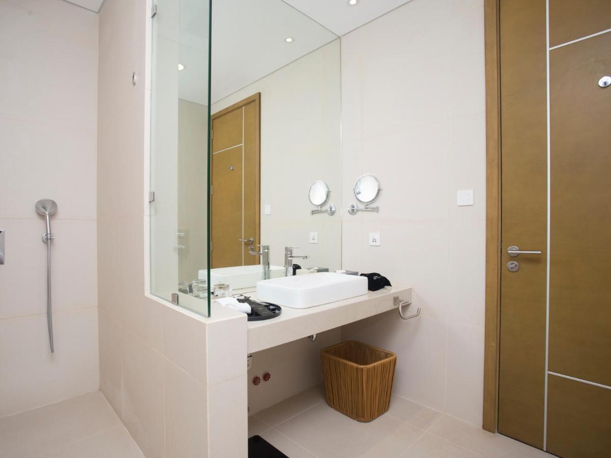 Aqua Boracay Hotel Balabag  Eksteriør billede Bathroom