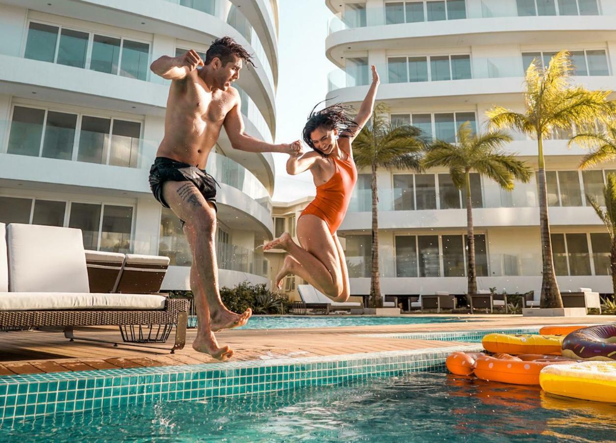 Aqua Boracay Hotel Balabag  Eksteriør billede The swimming pool at the hotel